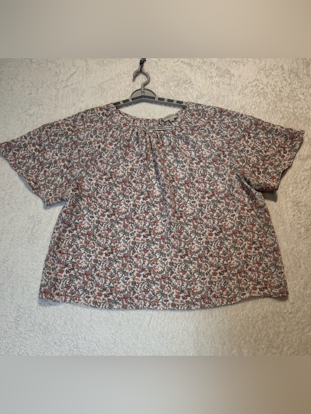 Loft Floral Short Flutter Sleeves Top Size XL